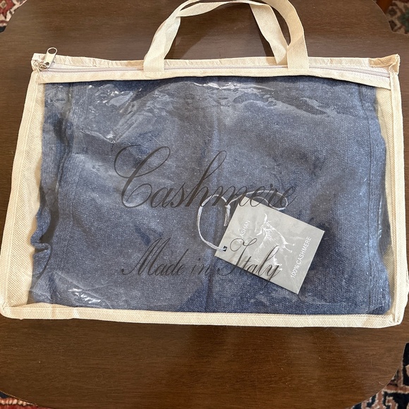 ITALIAN DENIM-BLUE CASHMERE SCARF – SOFT, LIGHTWEIGHT, ELEVATED ESSENTIAL - NWT - Picture 7 of 7